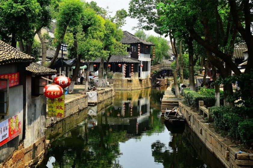 河北北戴河：法治宣讲进大集 “烟火气”里送平安